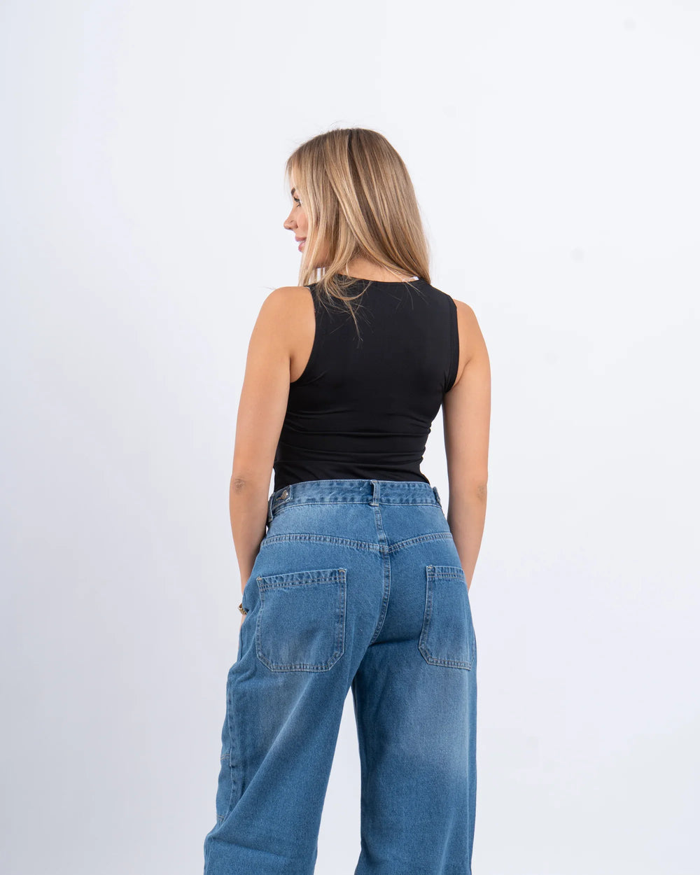 V-Neck Fitted Bodysuit - Venti