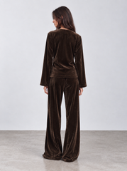 Women velvet chines detail