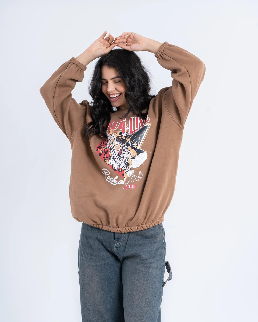 Oversized Graphic Hoodie - Venti