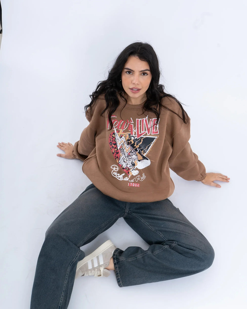 Oversized Graphic Hoodie - Venti