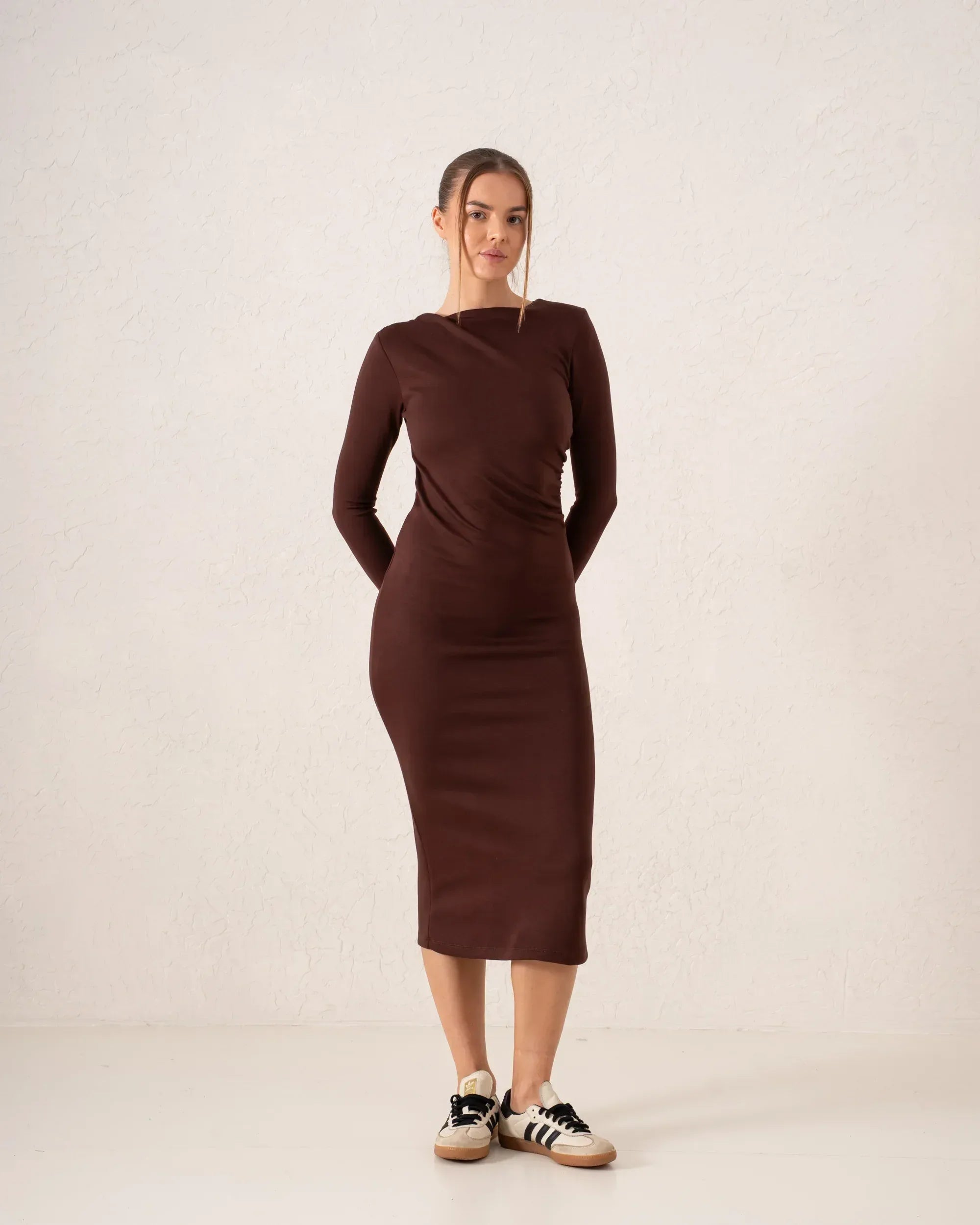 Long-Sleeve Ruched Bodycon Midi Dress Venti Long-Sleeve Ruched Bodycon Midi Dress Venti