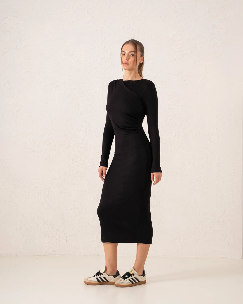 Long-Sleeve Ruched Bodycon Midi Dress - Venti