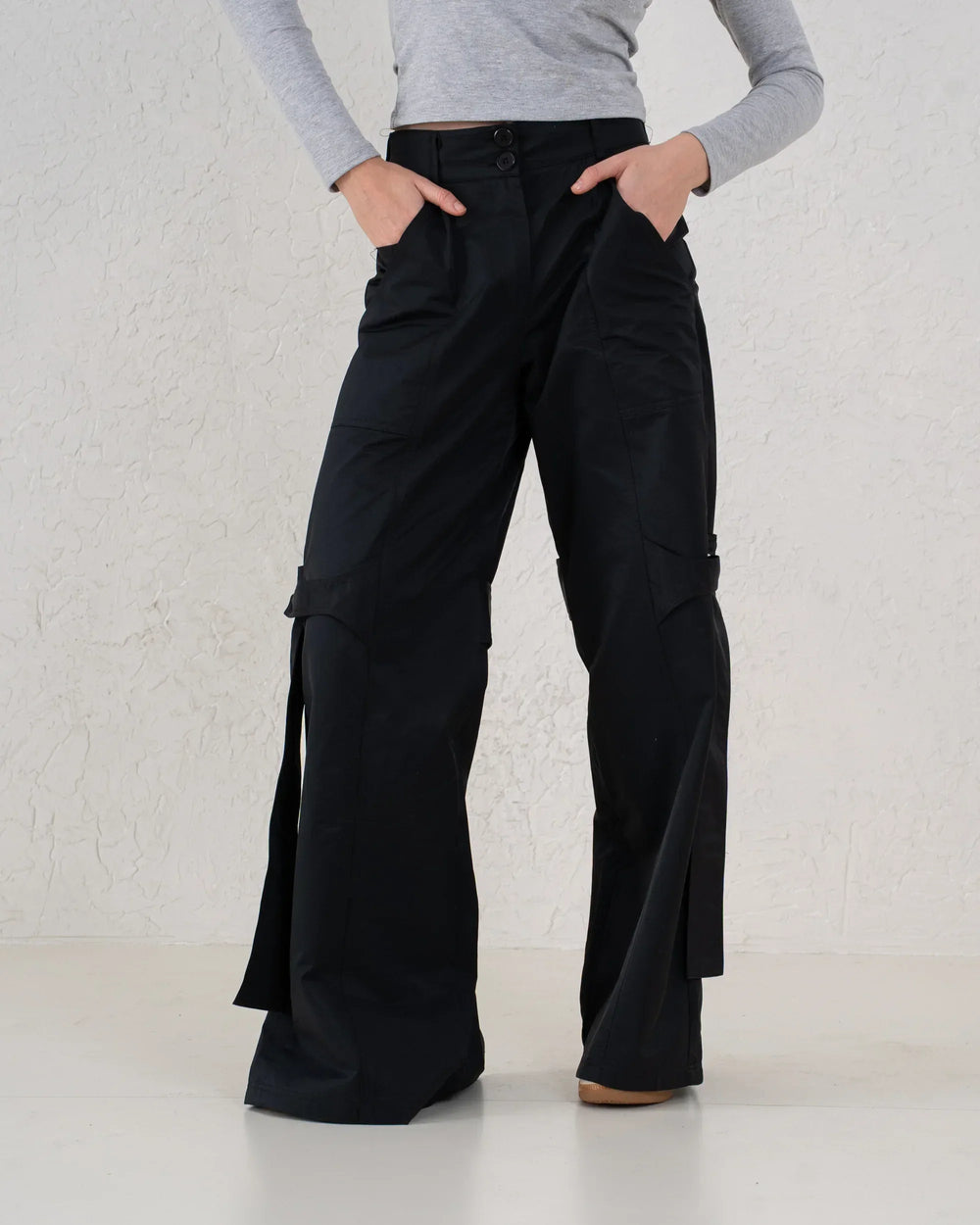 Waterproof Strap Detail Wide Leg Cargo Pants - Venti