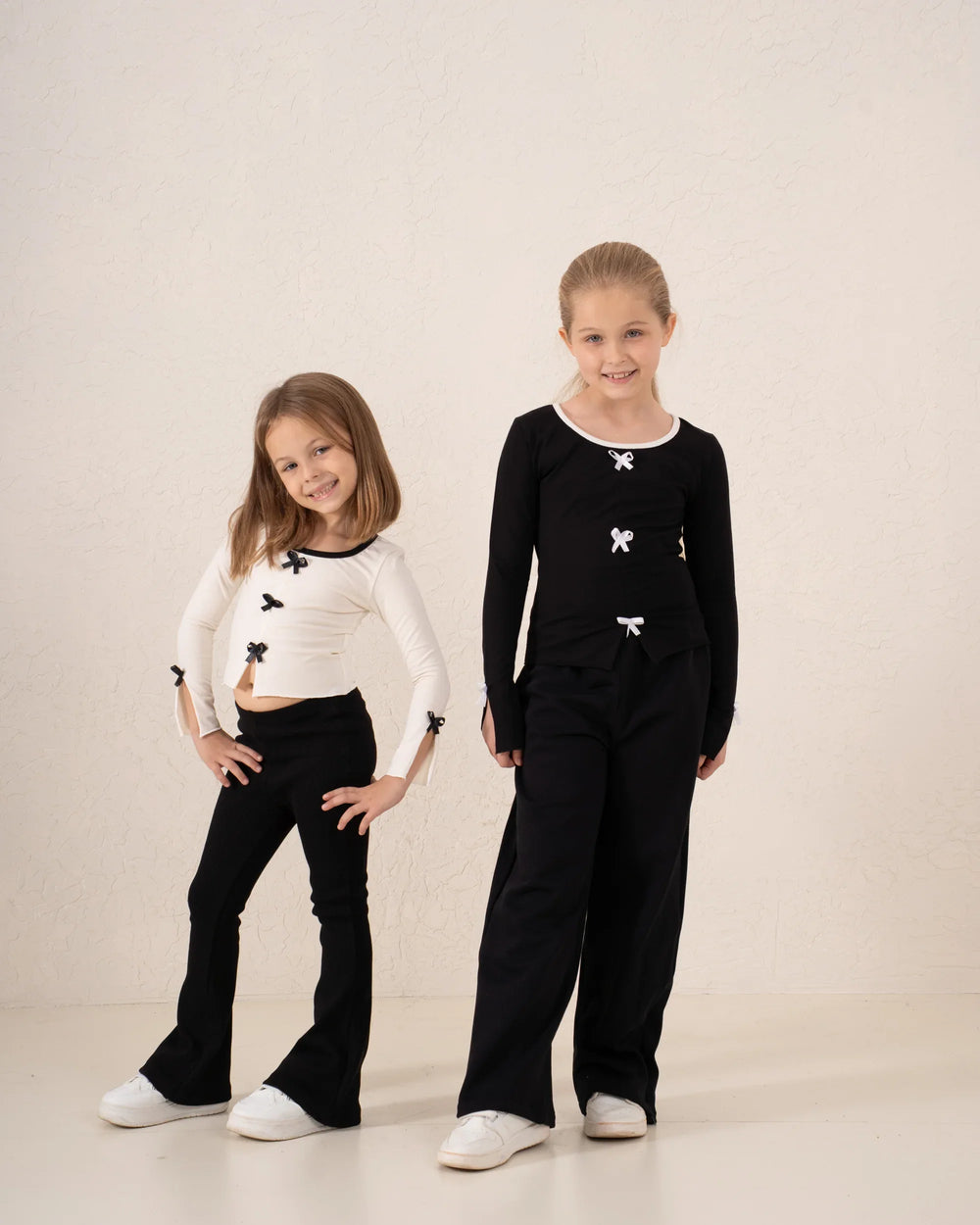 Contrast Bow Long-Sleeve Top - Venti