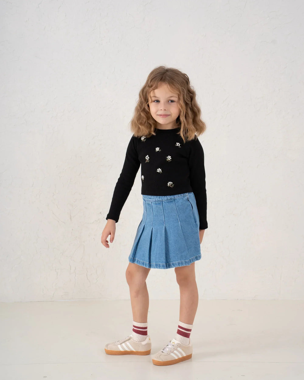 Embroidered Floral Ribbed Top - Venti