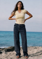 Women top with lace trims