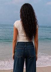 Women top with lace trims