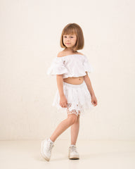 Girl embroidery crop top