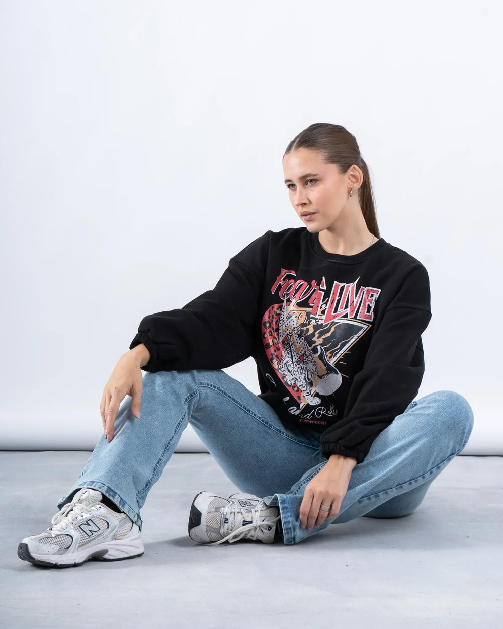 Oversized Graphic Hoodie - Venti