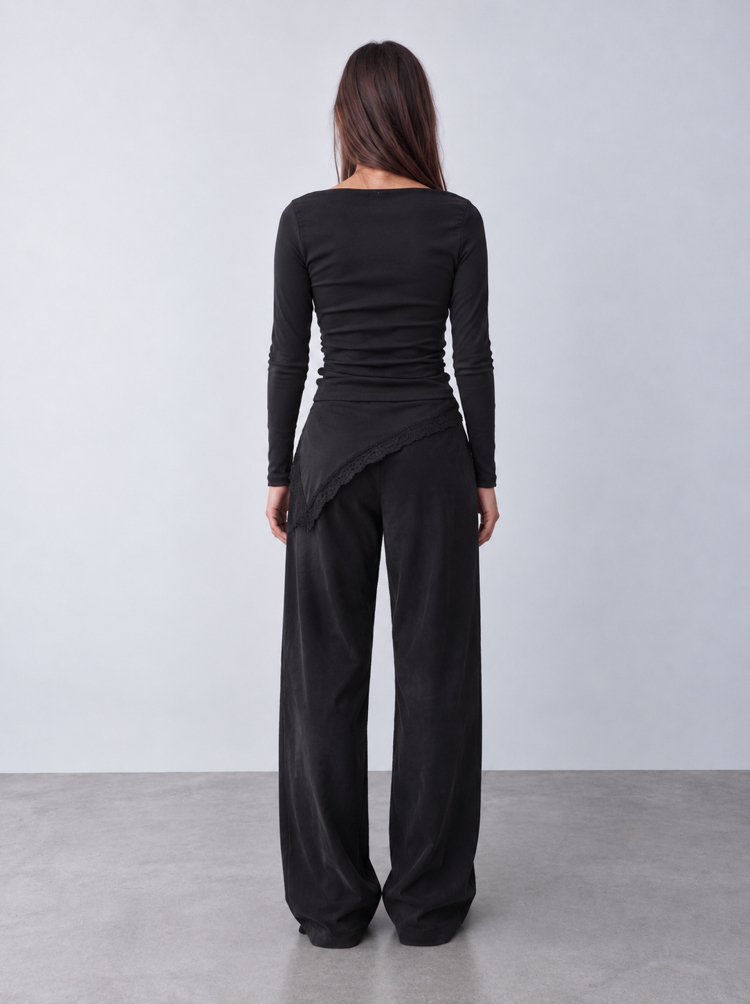 Women drapped lace trim