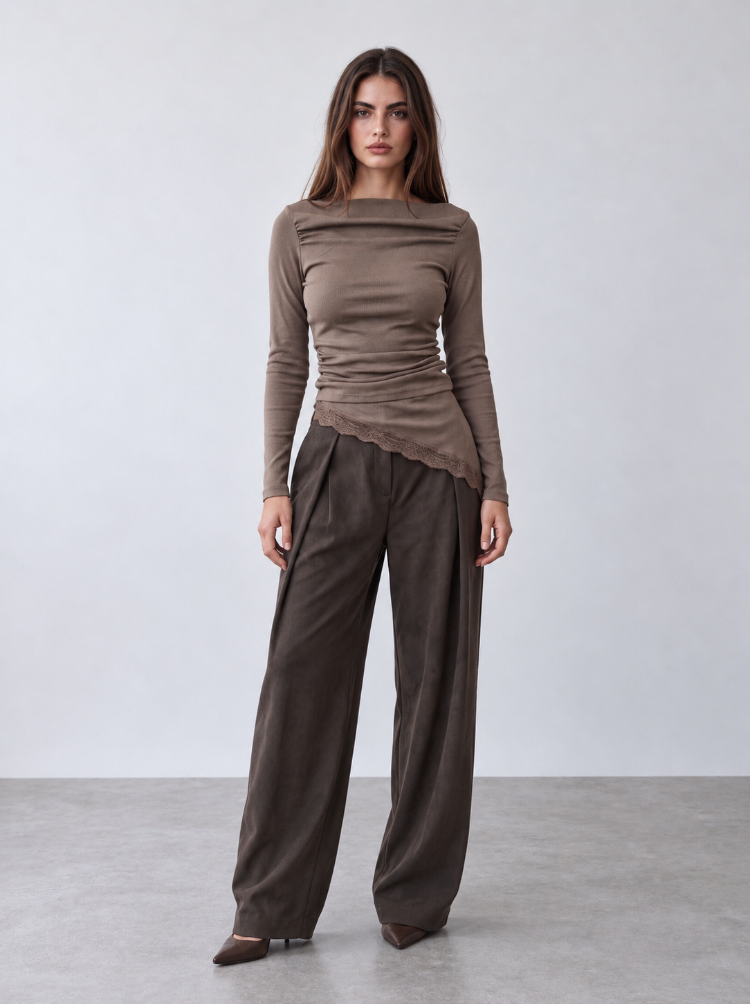 Women drapped lace trim