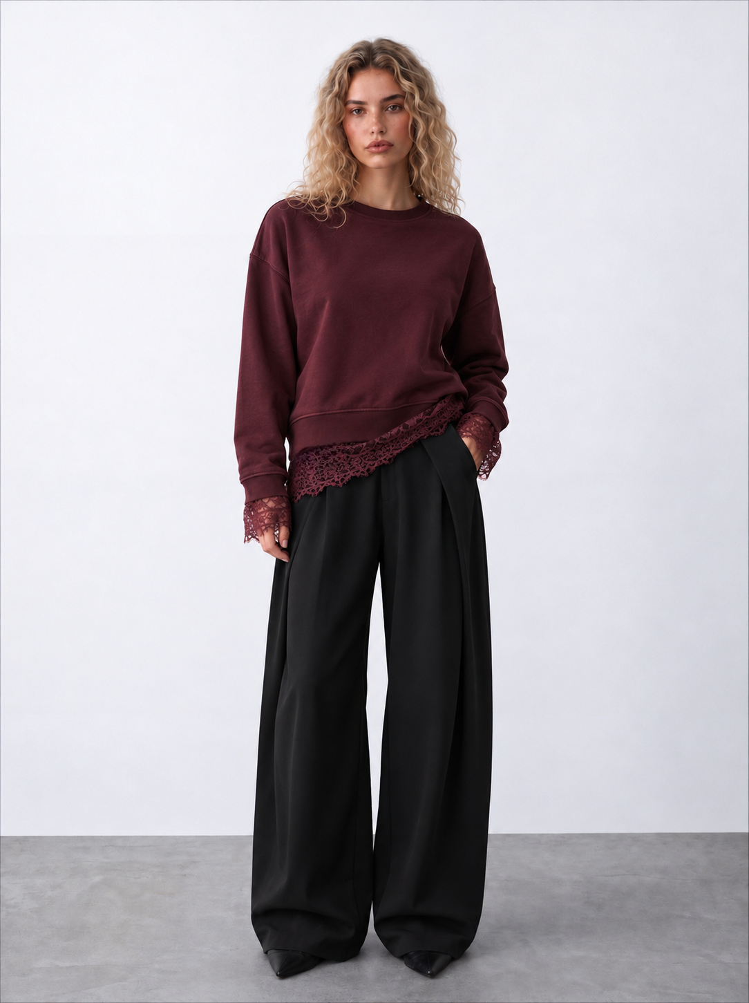 Women sweatshirt with lace