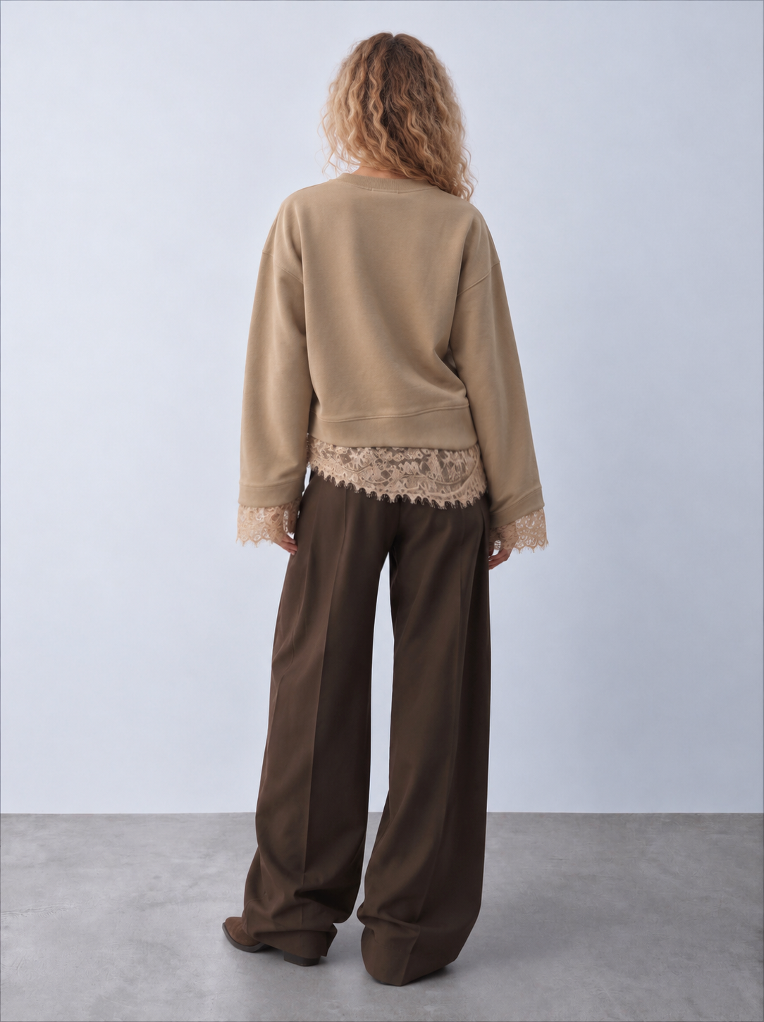 Women sweatshirt with lace