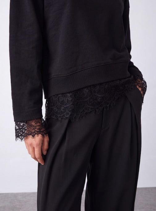 Women sweatshirt with lace