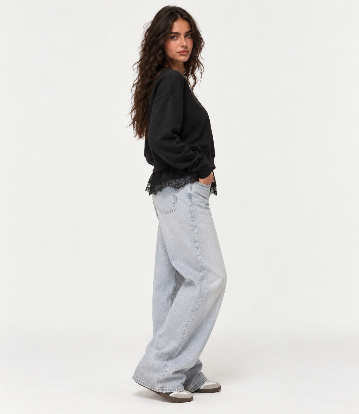 Teens sweatshirt with lace