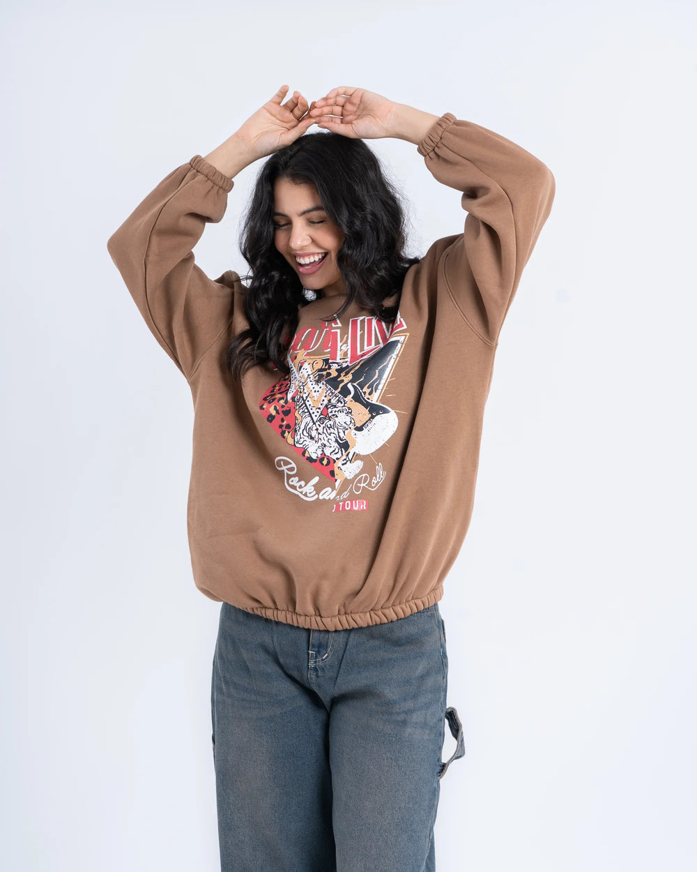 Oversized Graphic Hoodie - Venti