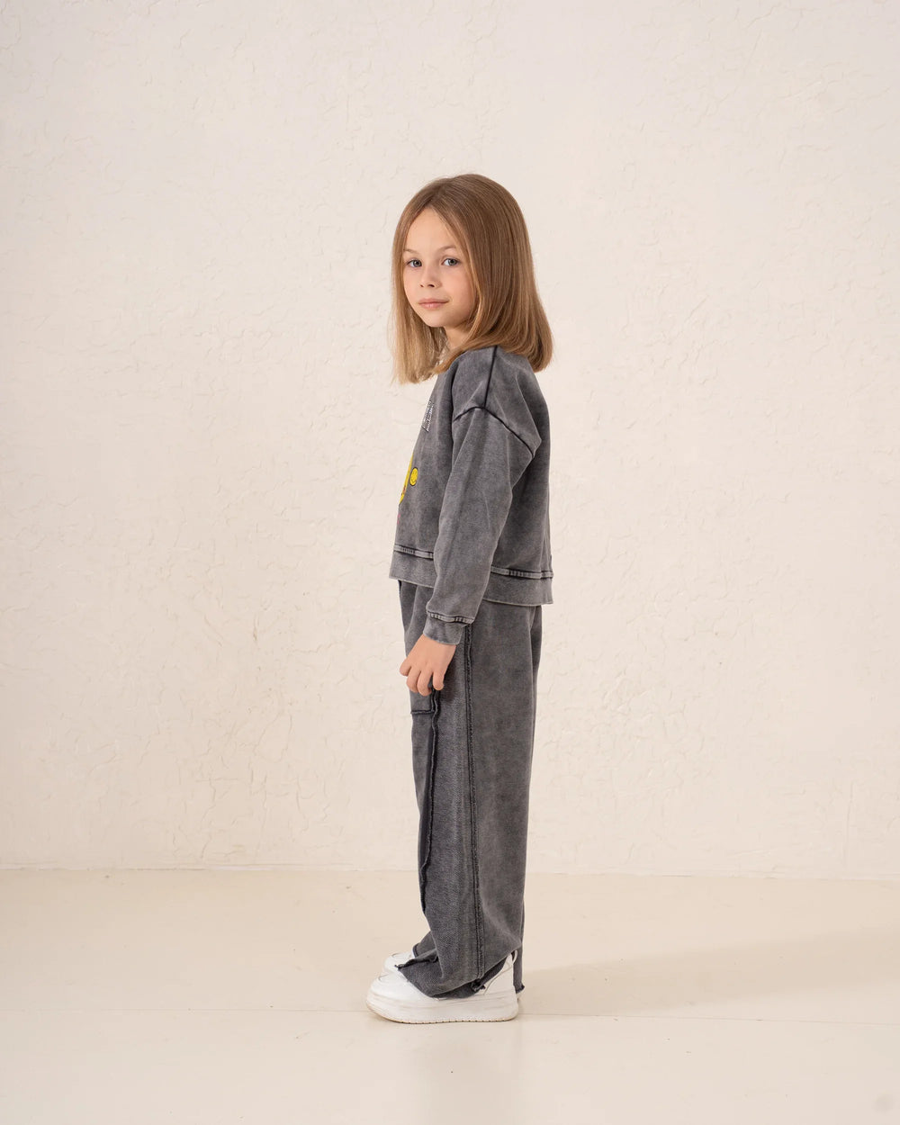 Acid Wash Graphic Sweatshirt - Venti