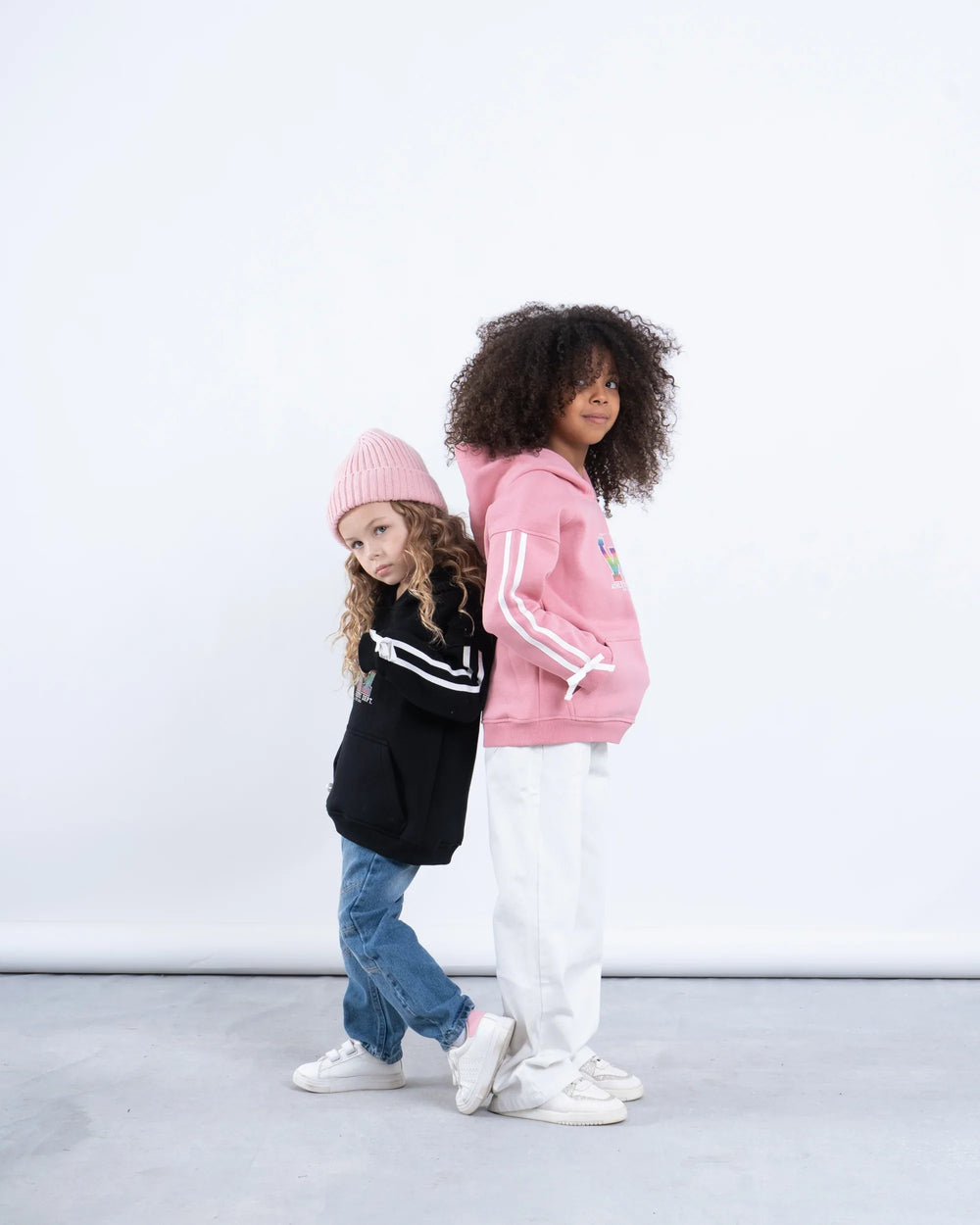 Sleeve Side-Tape Graphic Sweatshirt - Venti