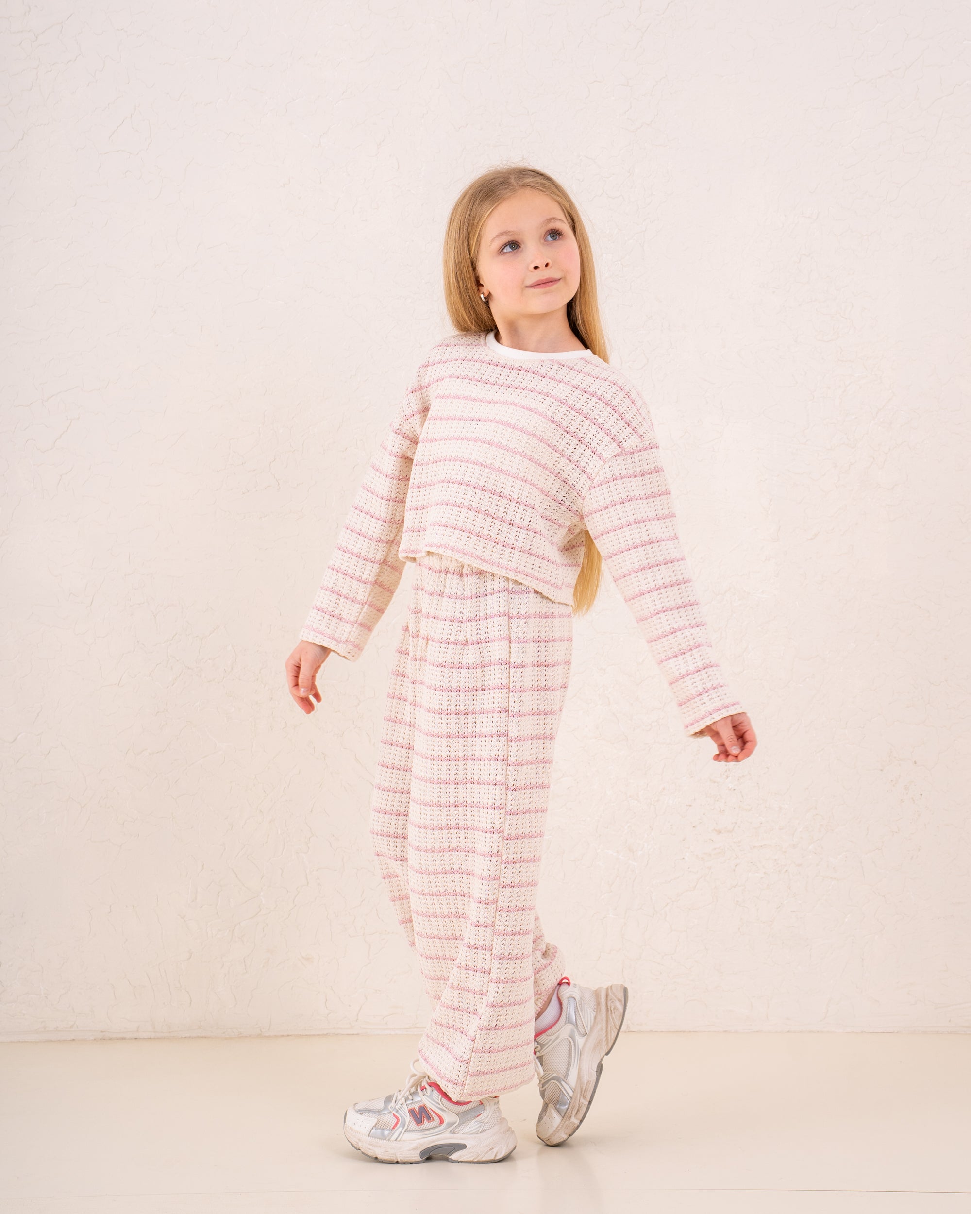 Girl knitted striped pullover