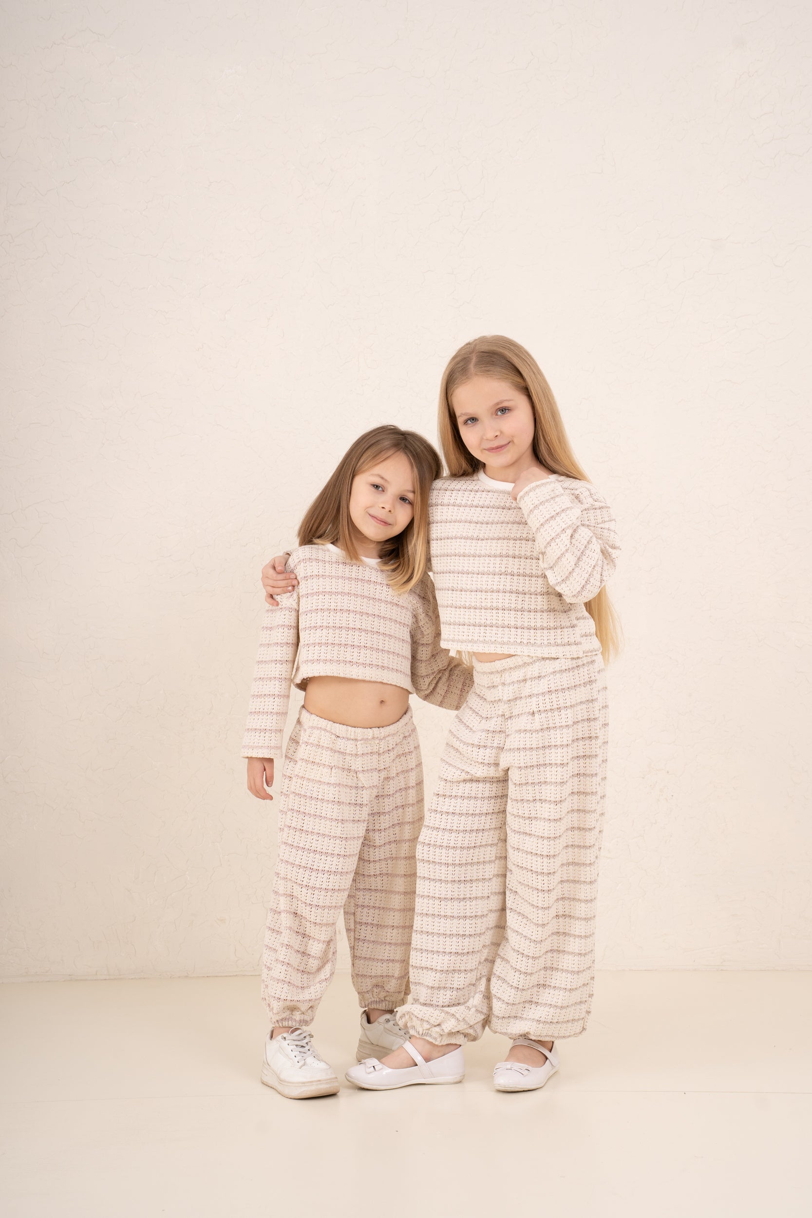 Girl knitted striped pullover