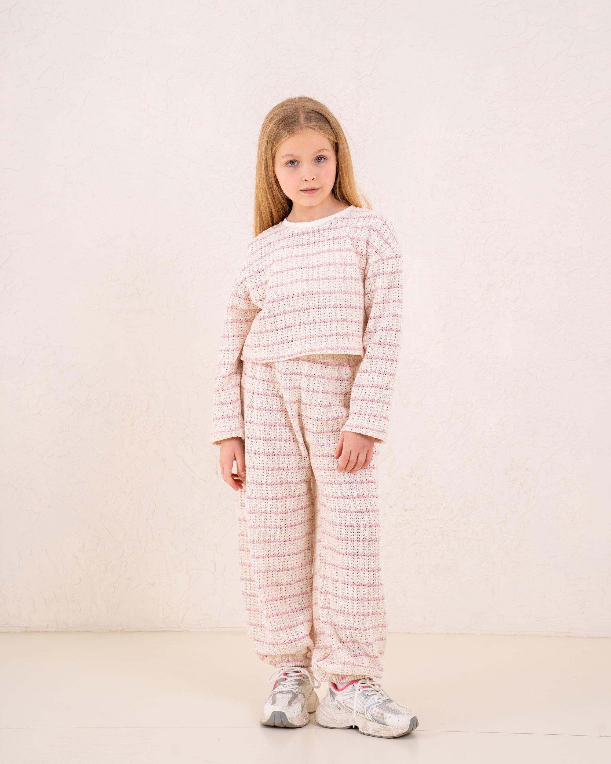 Girl knitted striped pullover