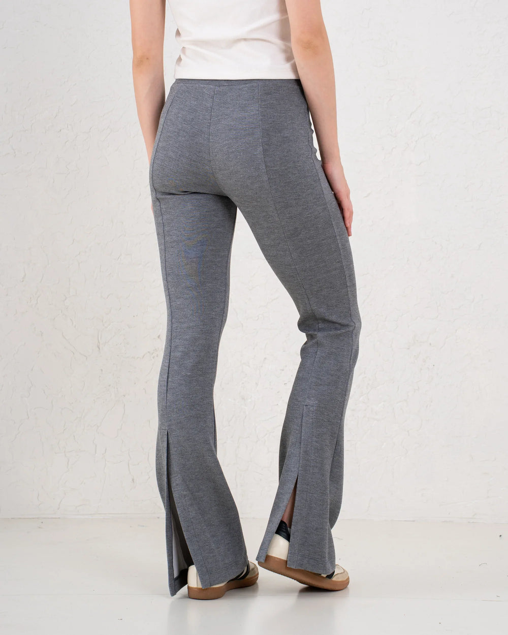 Essential Black Flare Pants - Venti