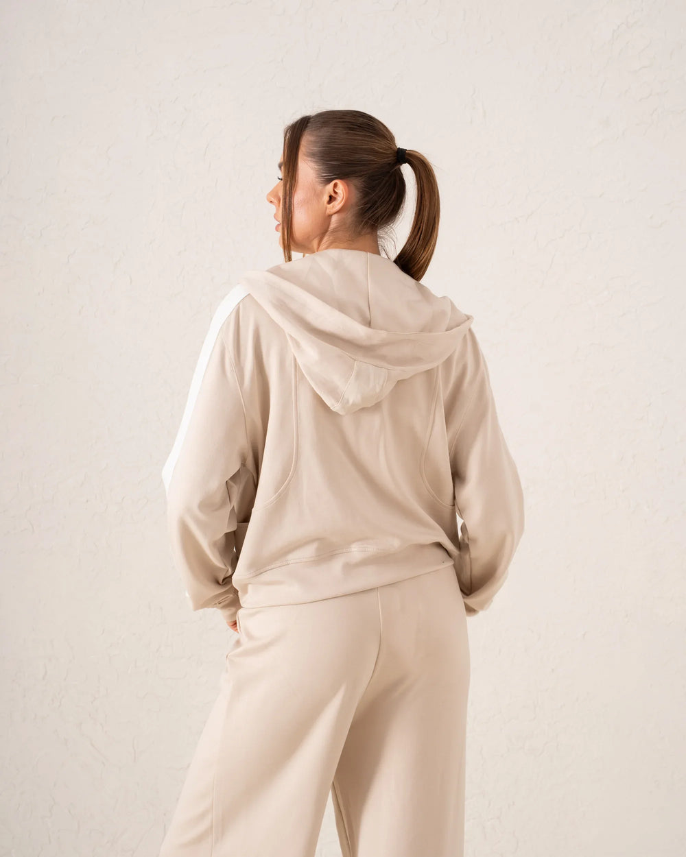 Contrast-Stripe Cropped Zip Hoodie - Venti