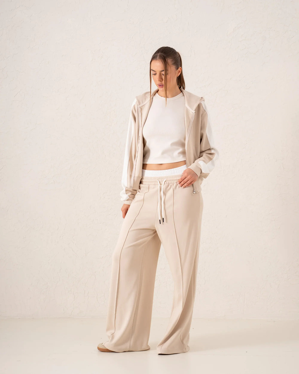 Contrast-Stripe Cropped Zip Hoodie - Venti