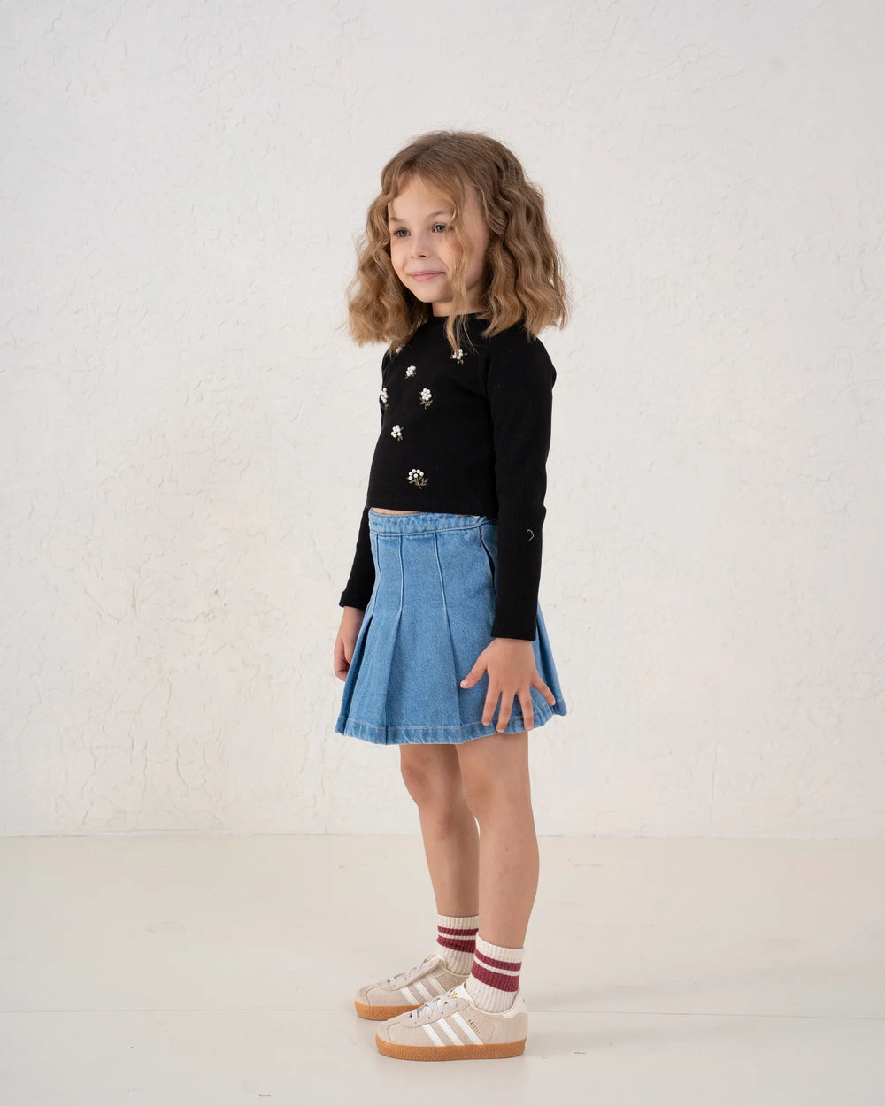 Embroidered Floral Ribbed Top - Venti