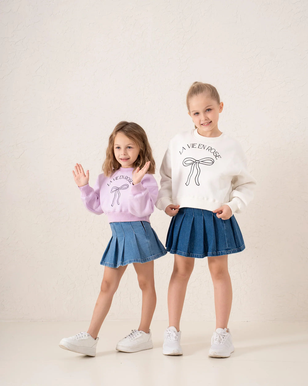 La Vie En Rose - Bow Graphic Sweatshirt - Venti