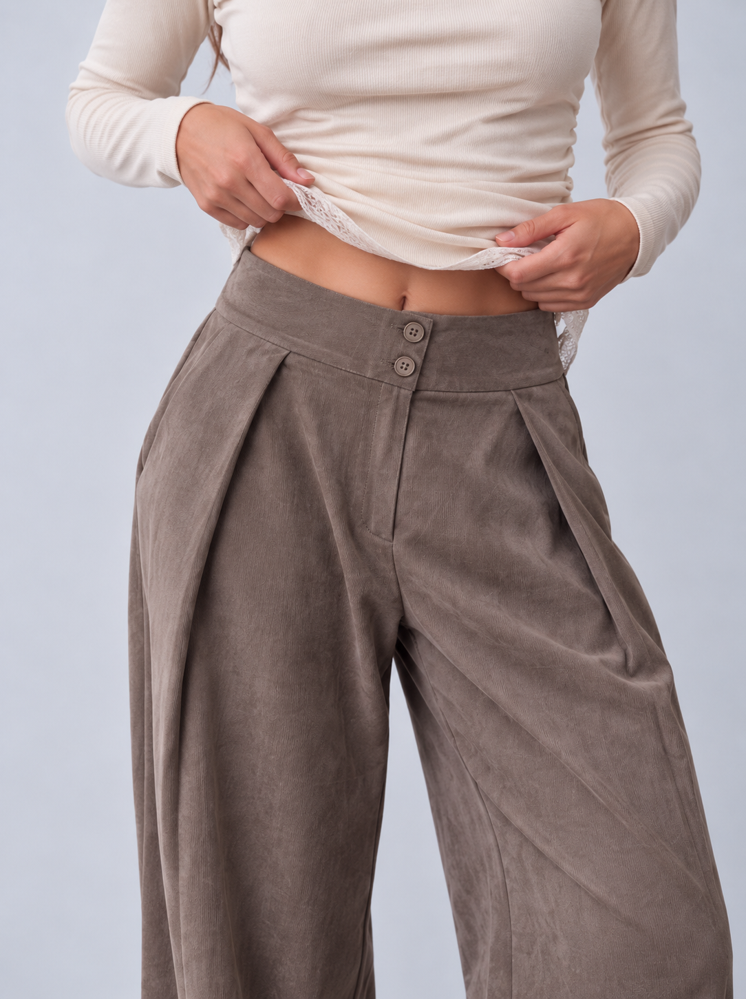 Women folded sides pants