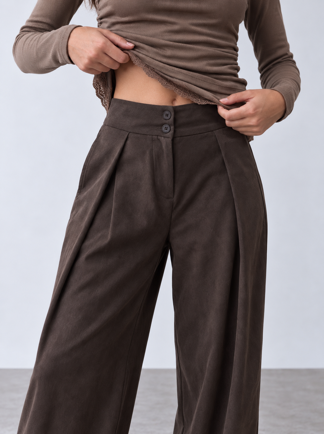 Women folded sides pants