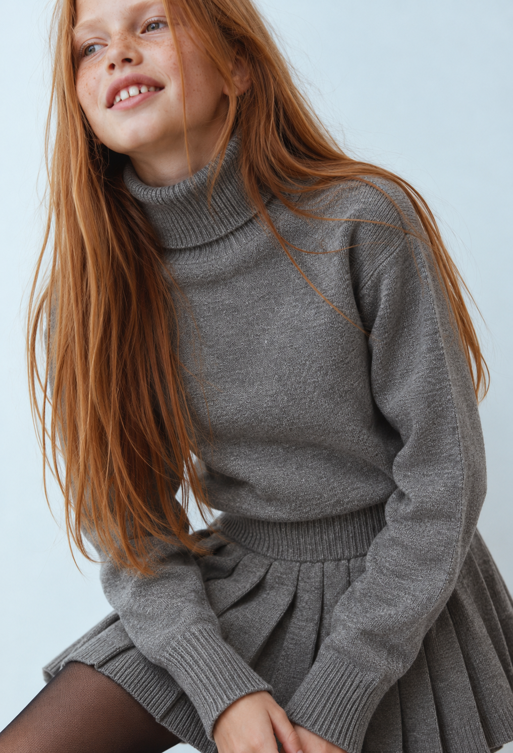 Girl knit high neck top