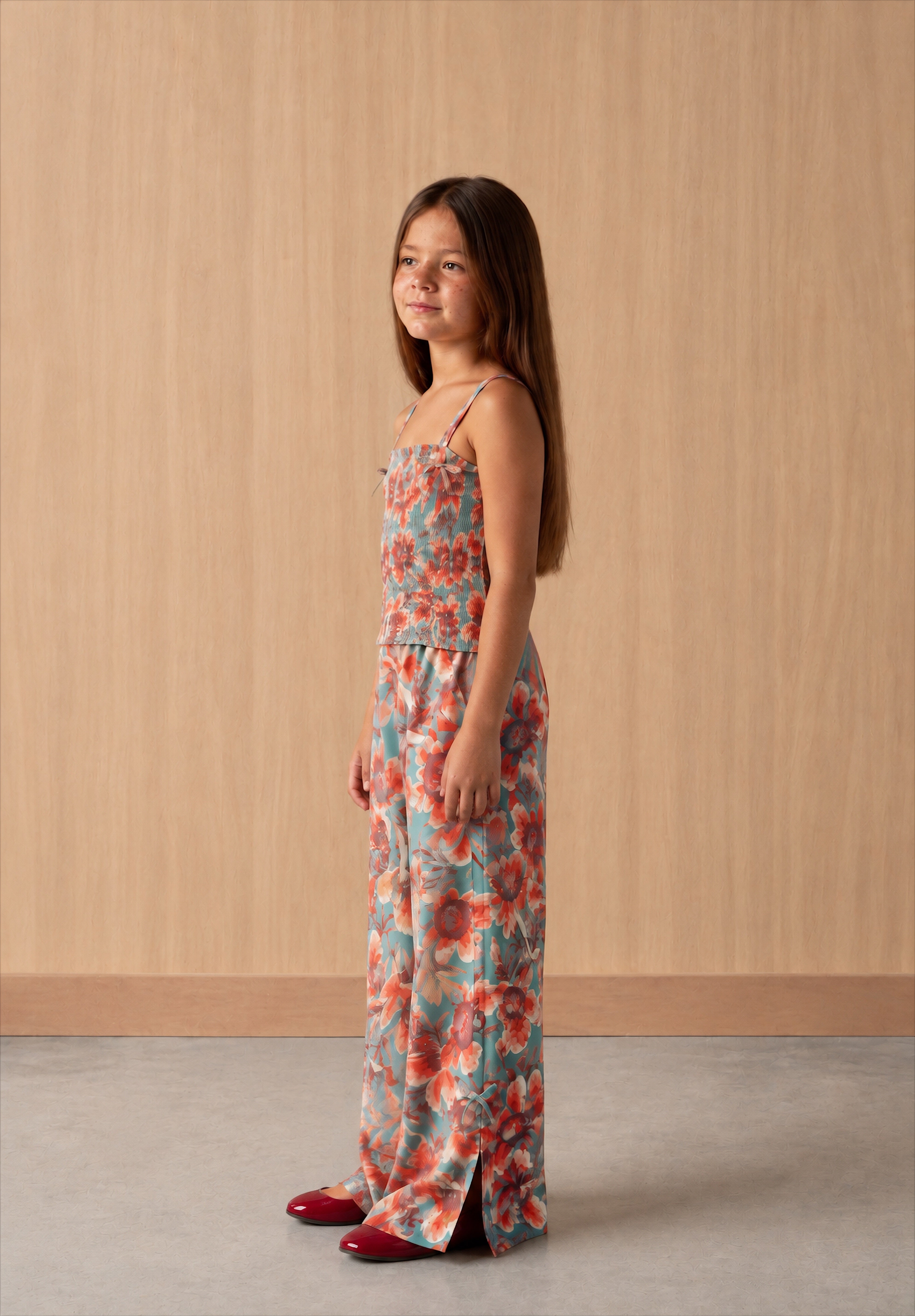Girl pants with folded leg