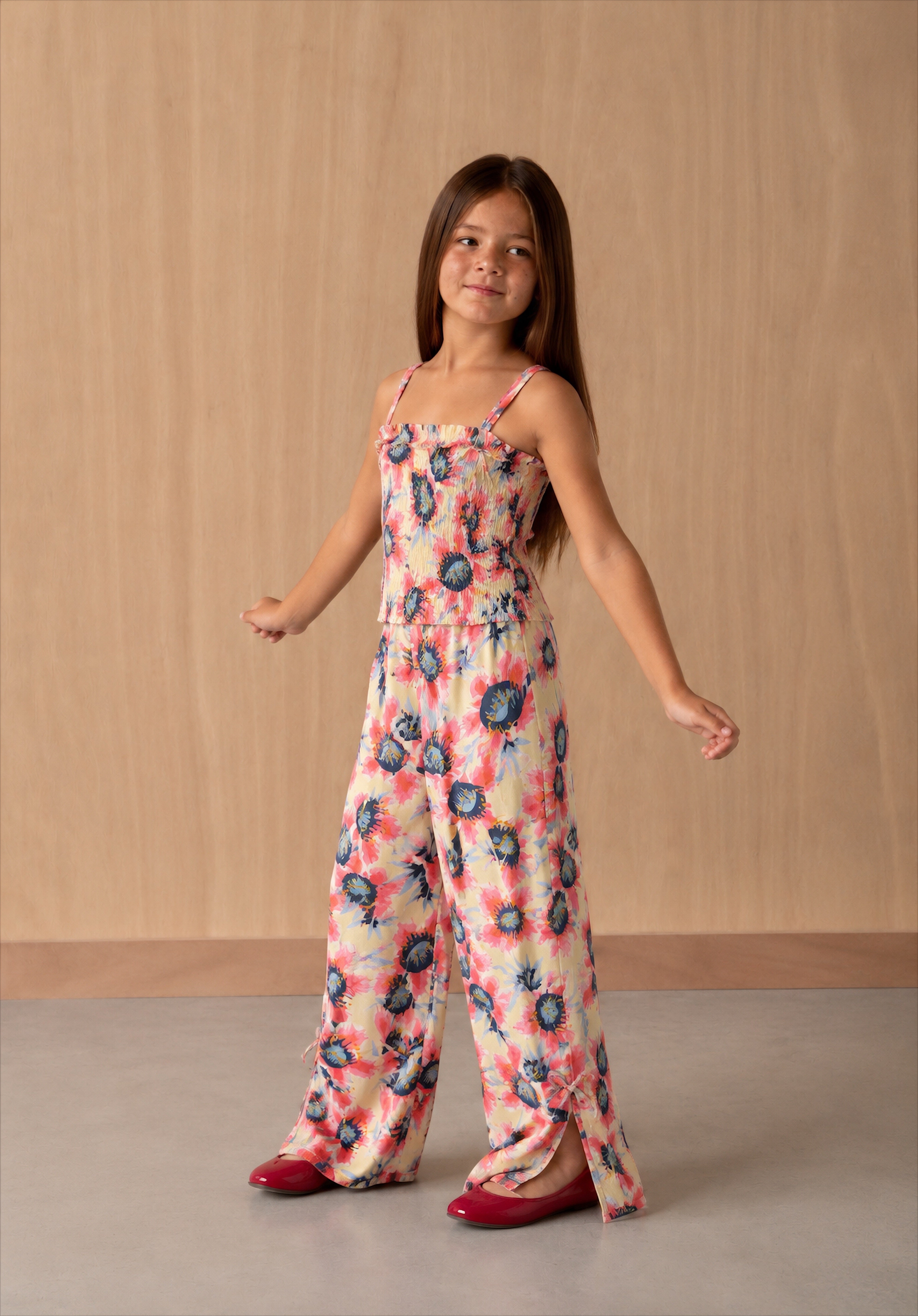 Girl pants with folded leg