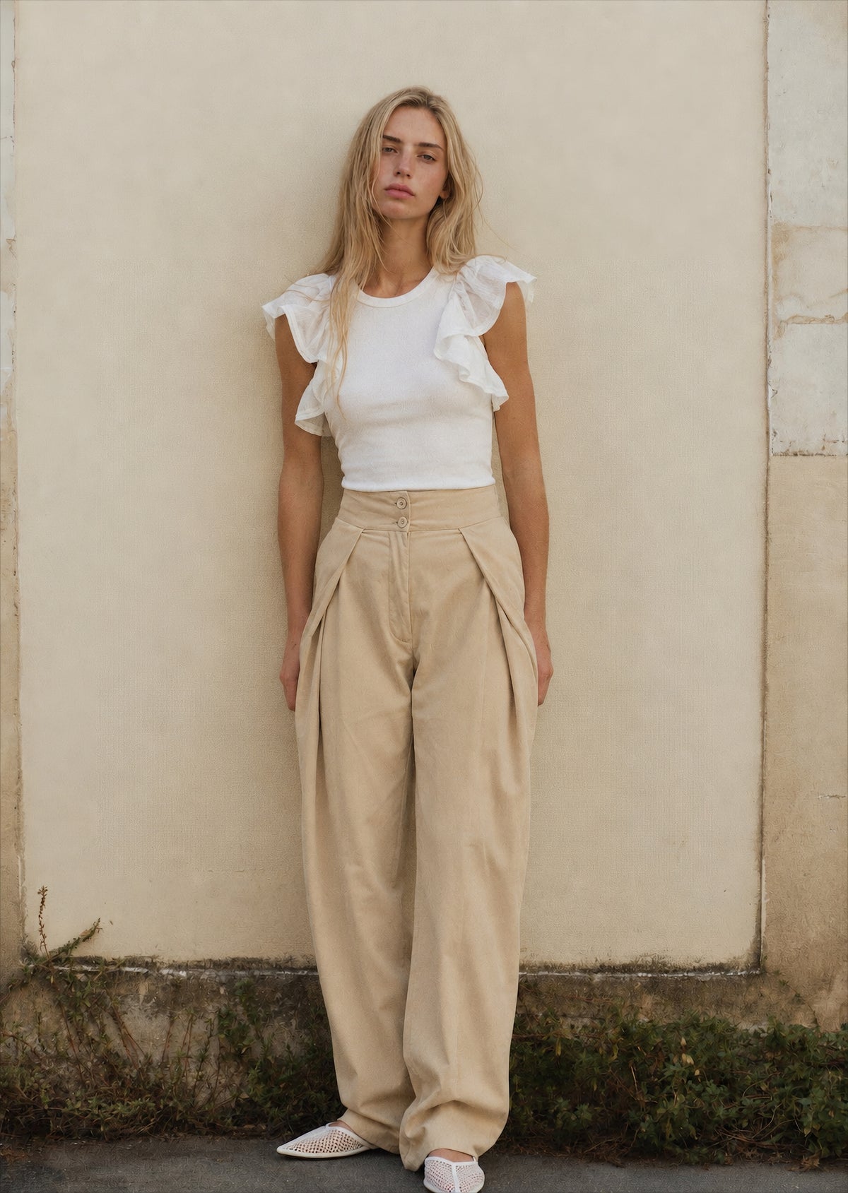 Women folded sides pants