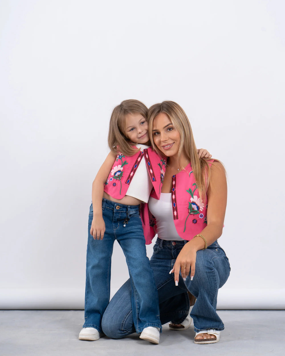Embroidered Floral Vest - Venti