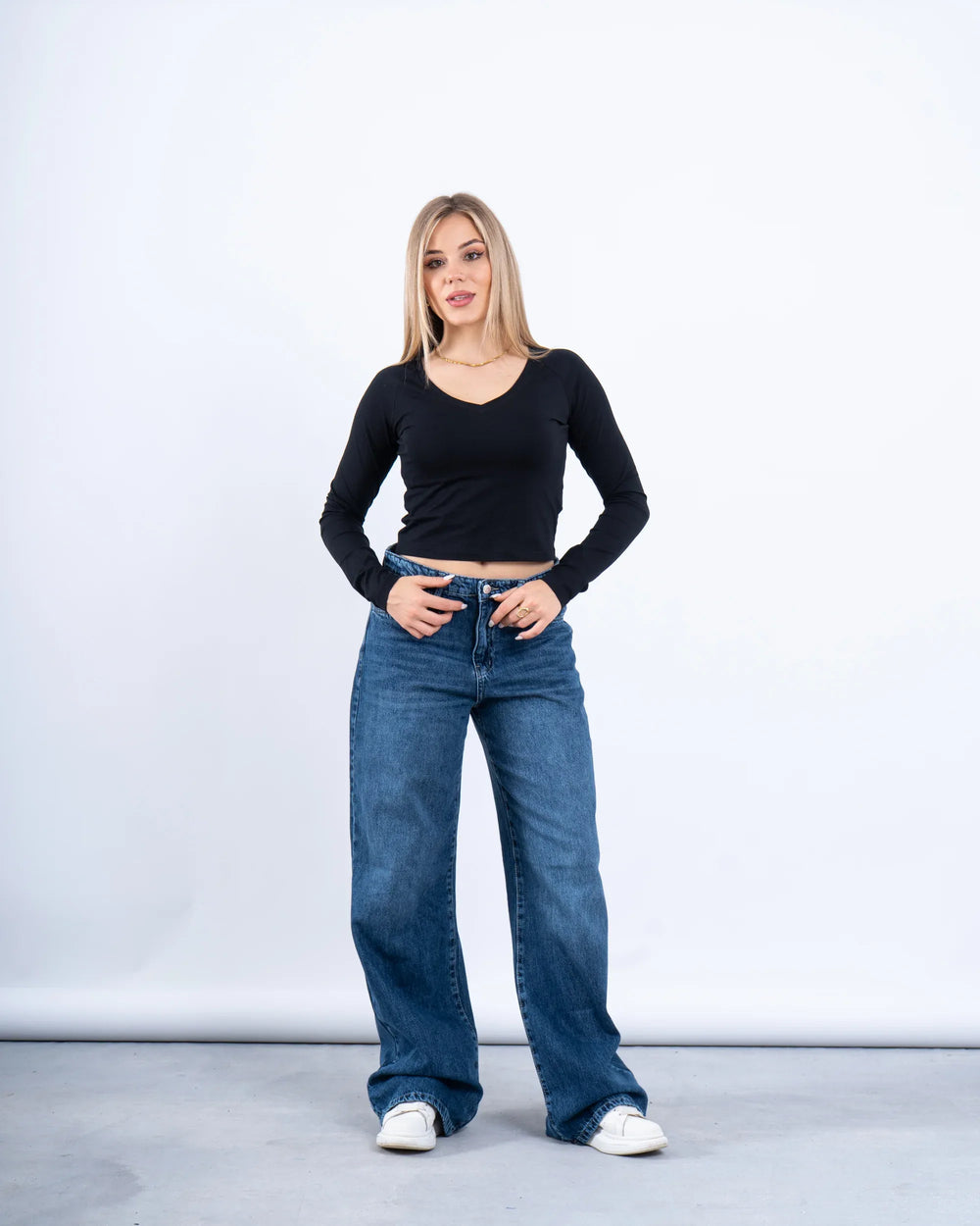 V-Neck Cotton Long-Sleeve Basic Top - Venti