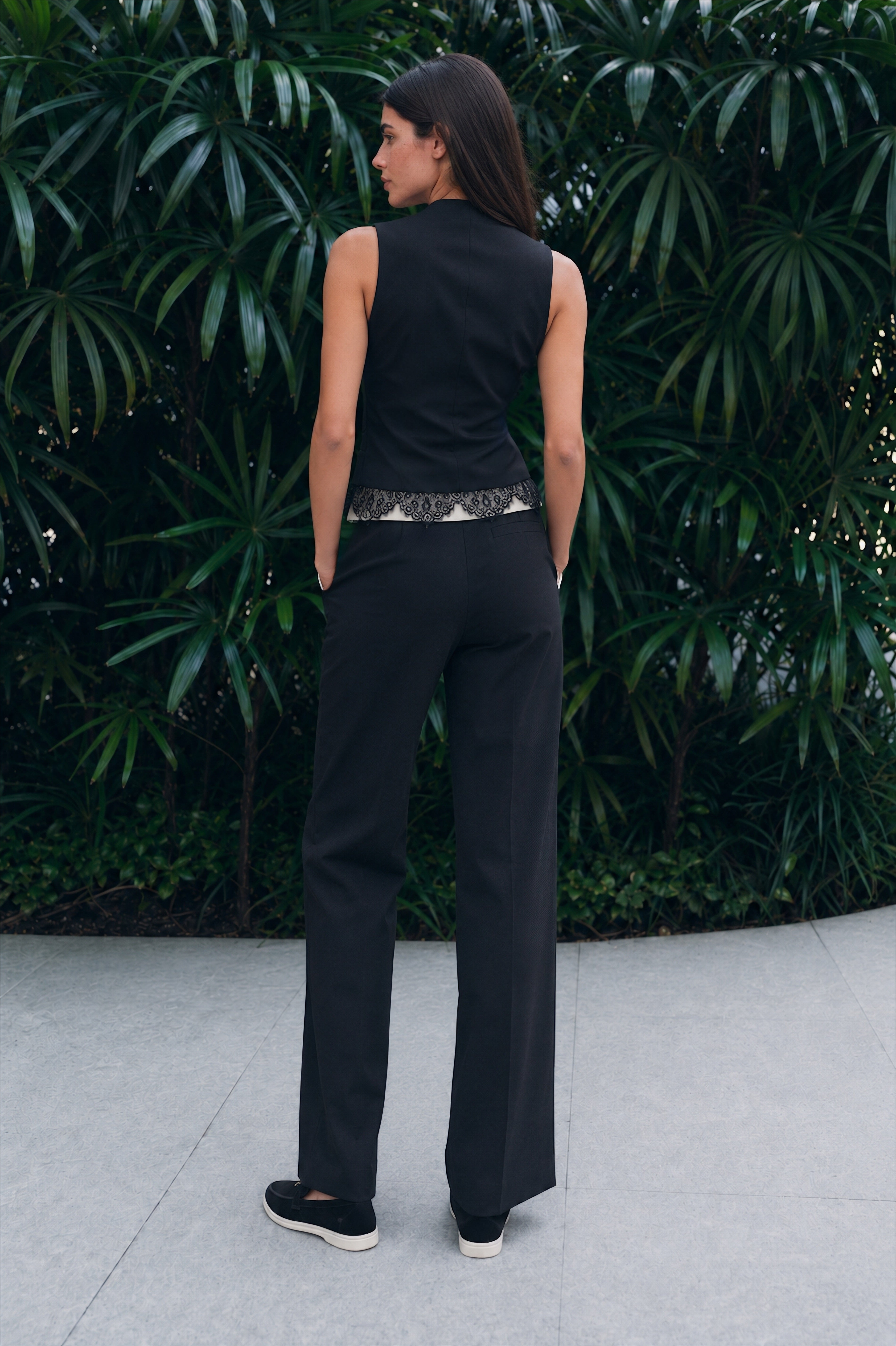 Women vest with lace trims