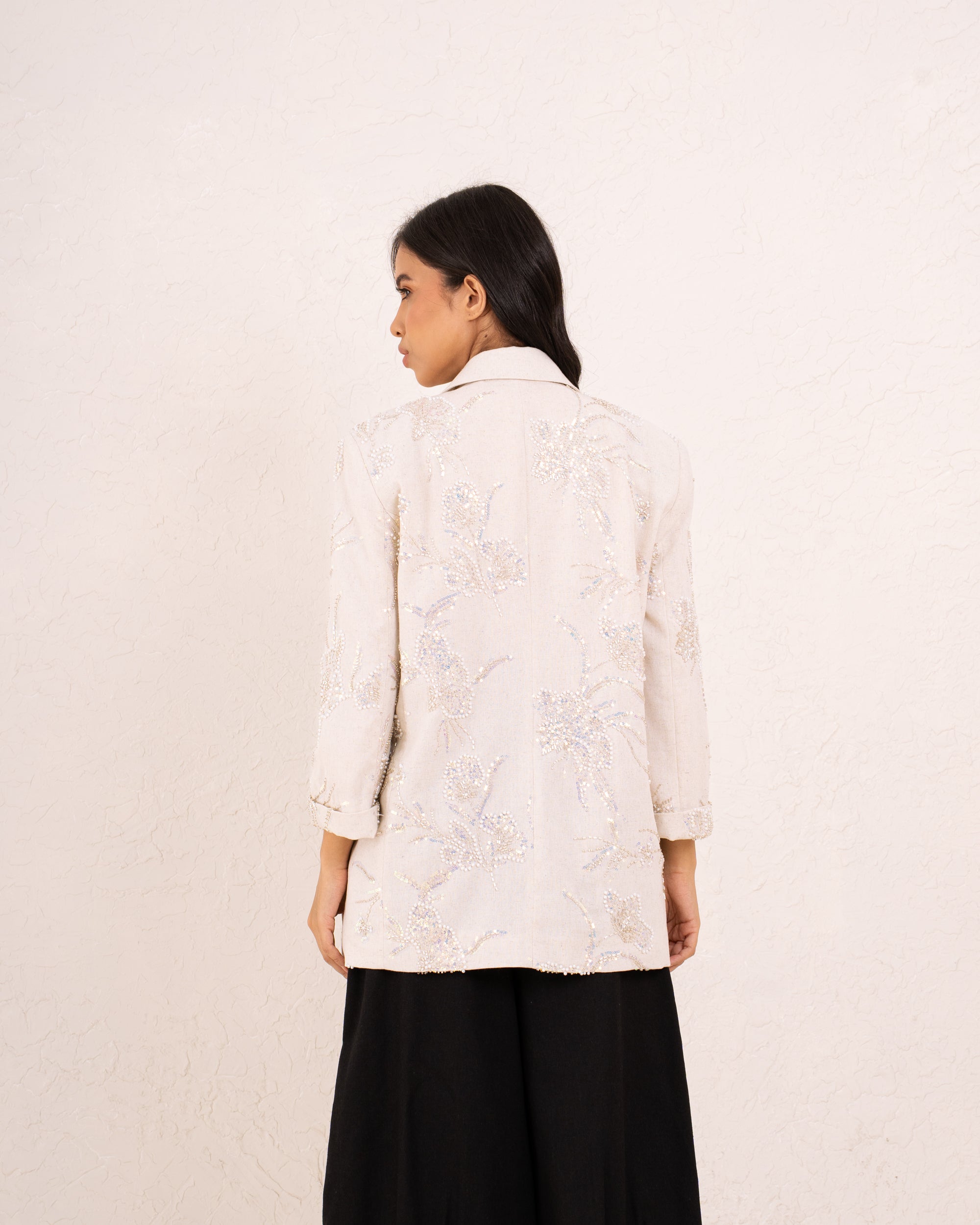 Women embellished Linen