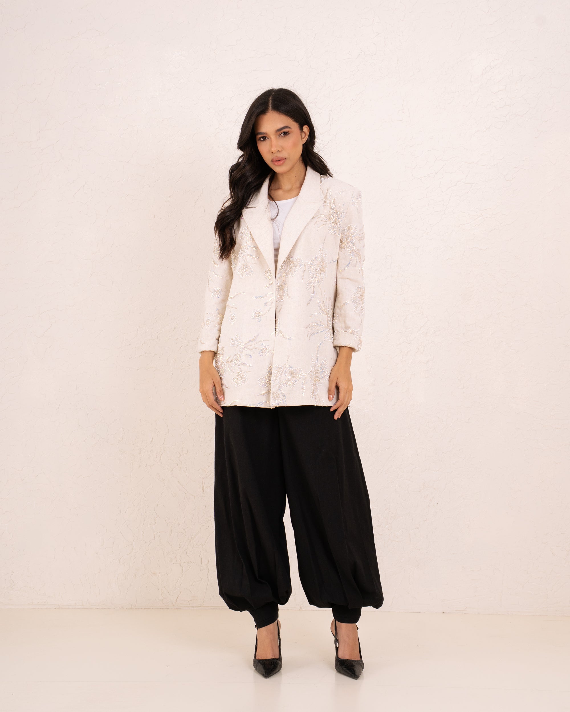 Women embellished Linen