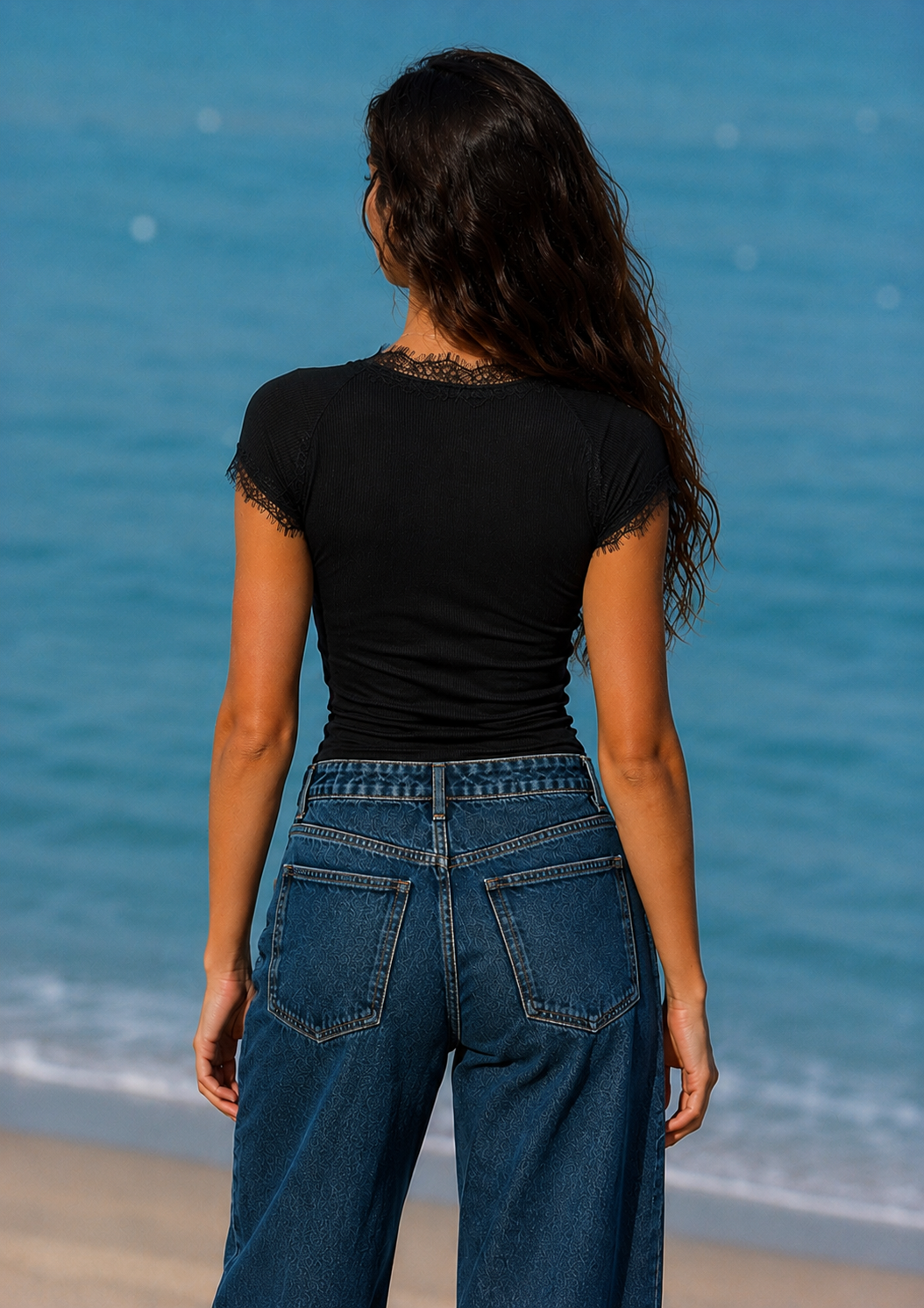 Women top with lace trims