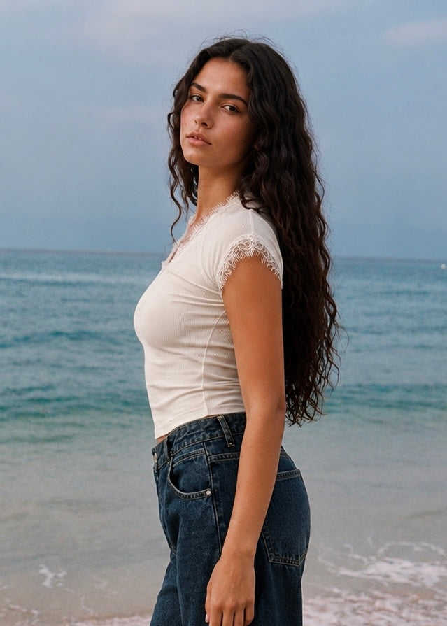 Women top with lace trims