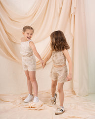 Girl pop out flower balloon