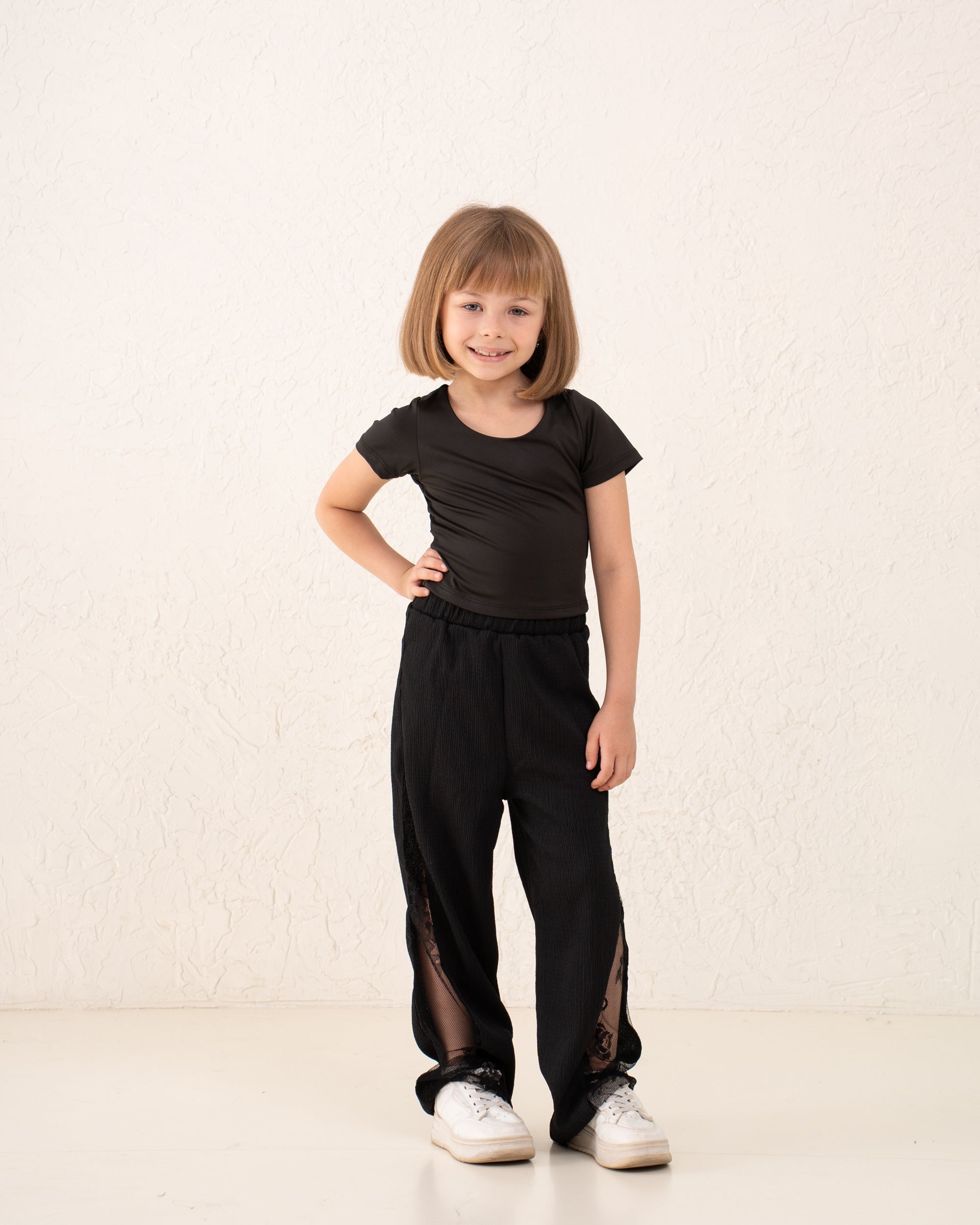 Girl pants with lace details