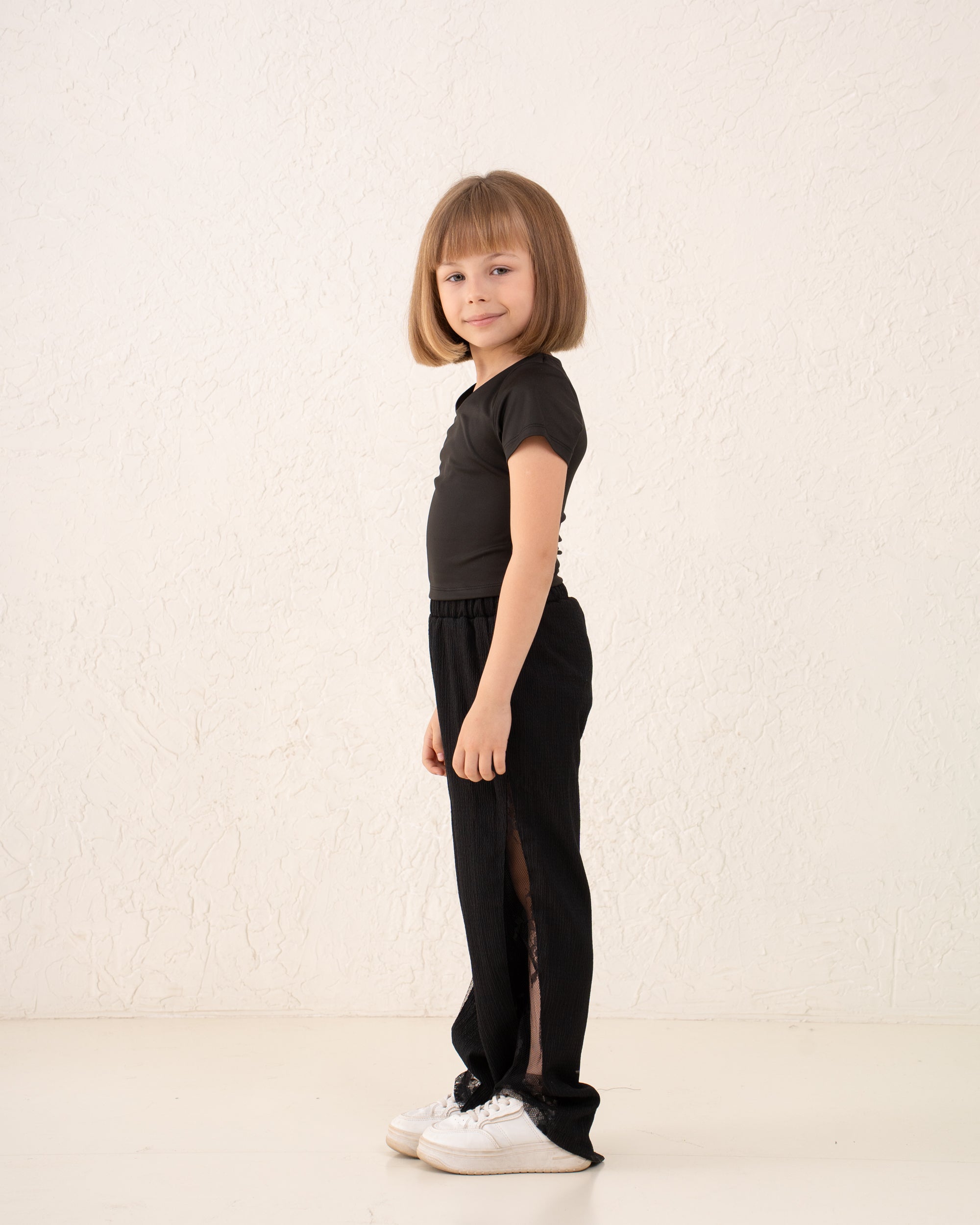 Girl pants with lace details