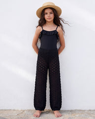 Girl knitted pants