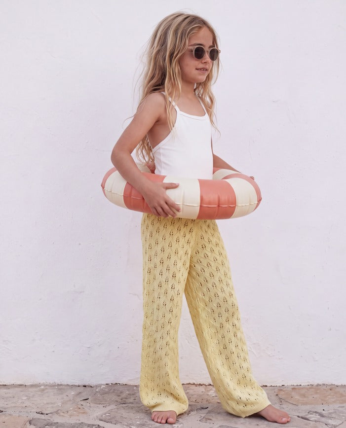 Girl knitted pants