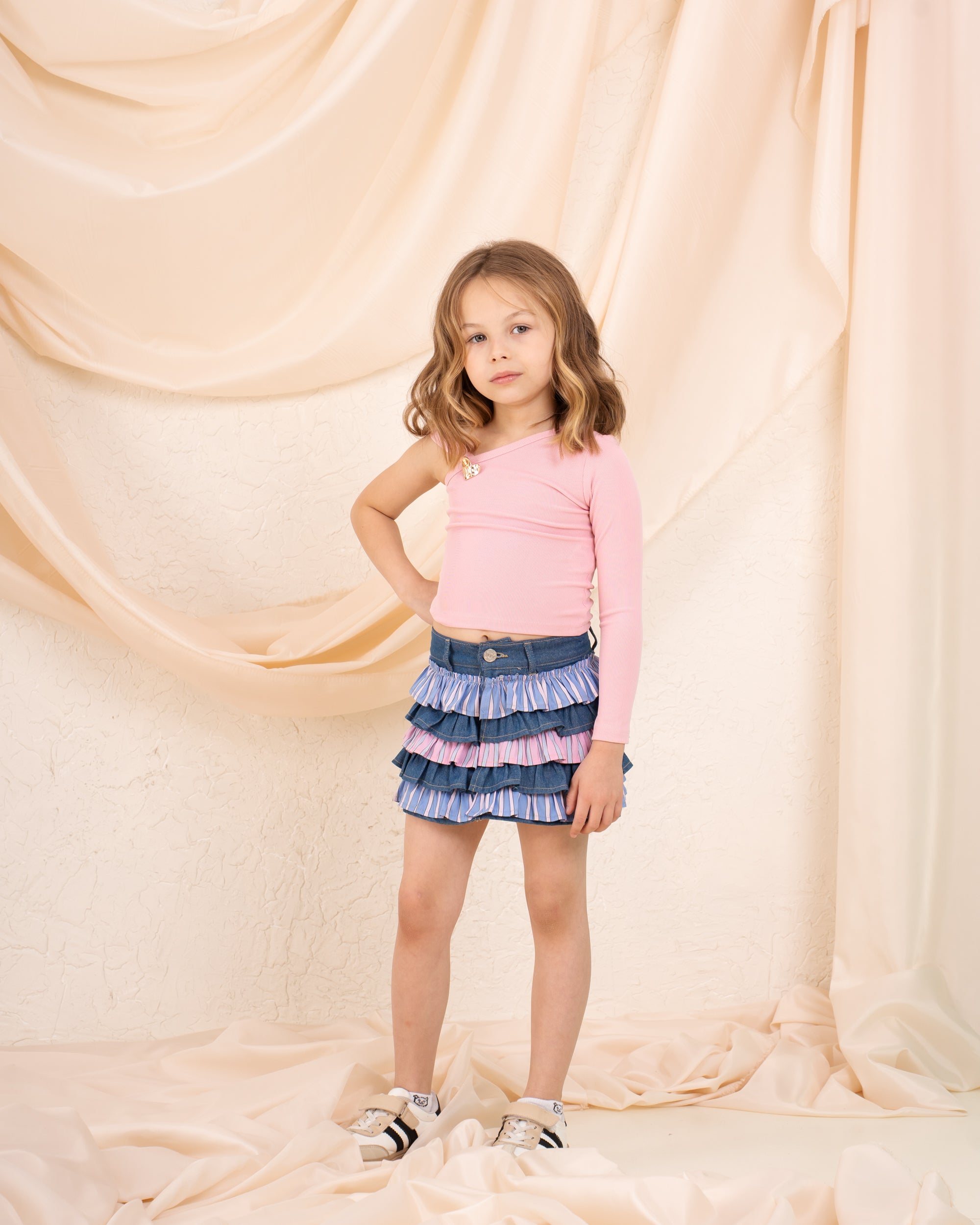 Girl buckle one shoulder top