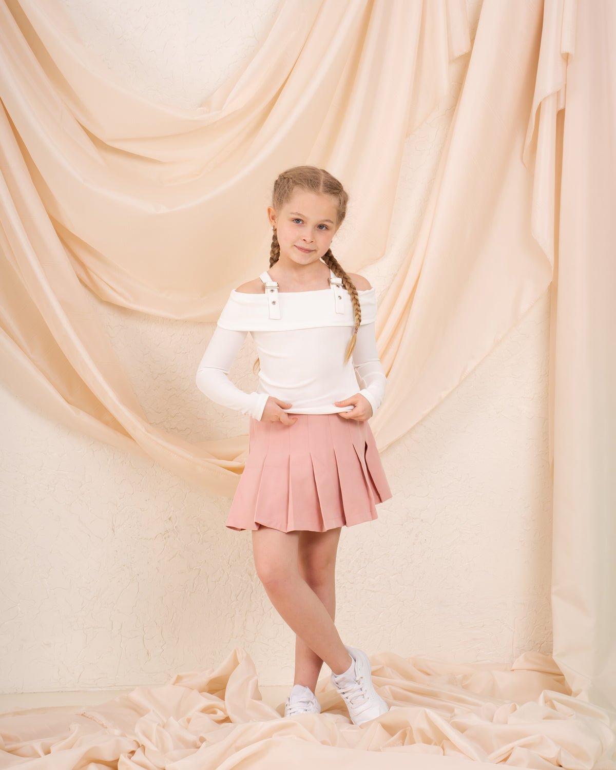 Girl shoulder detail top